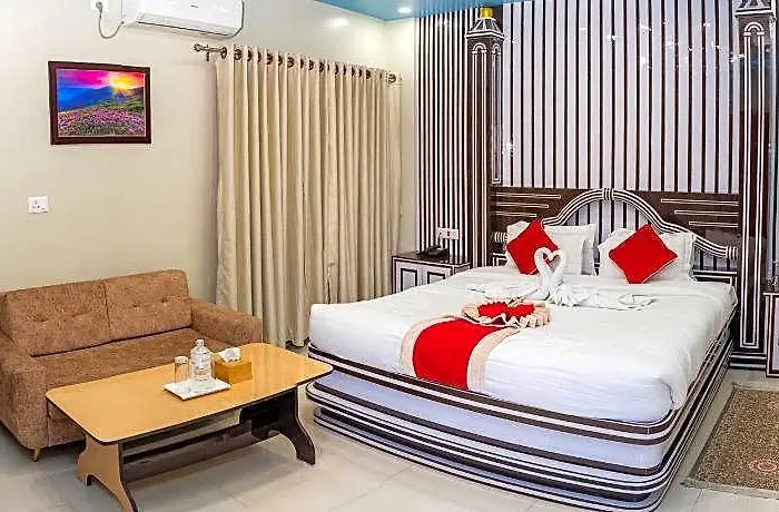 Hotel Janmabhumi 2*